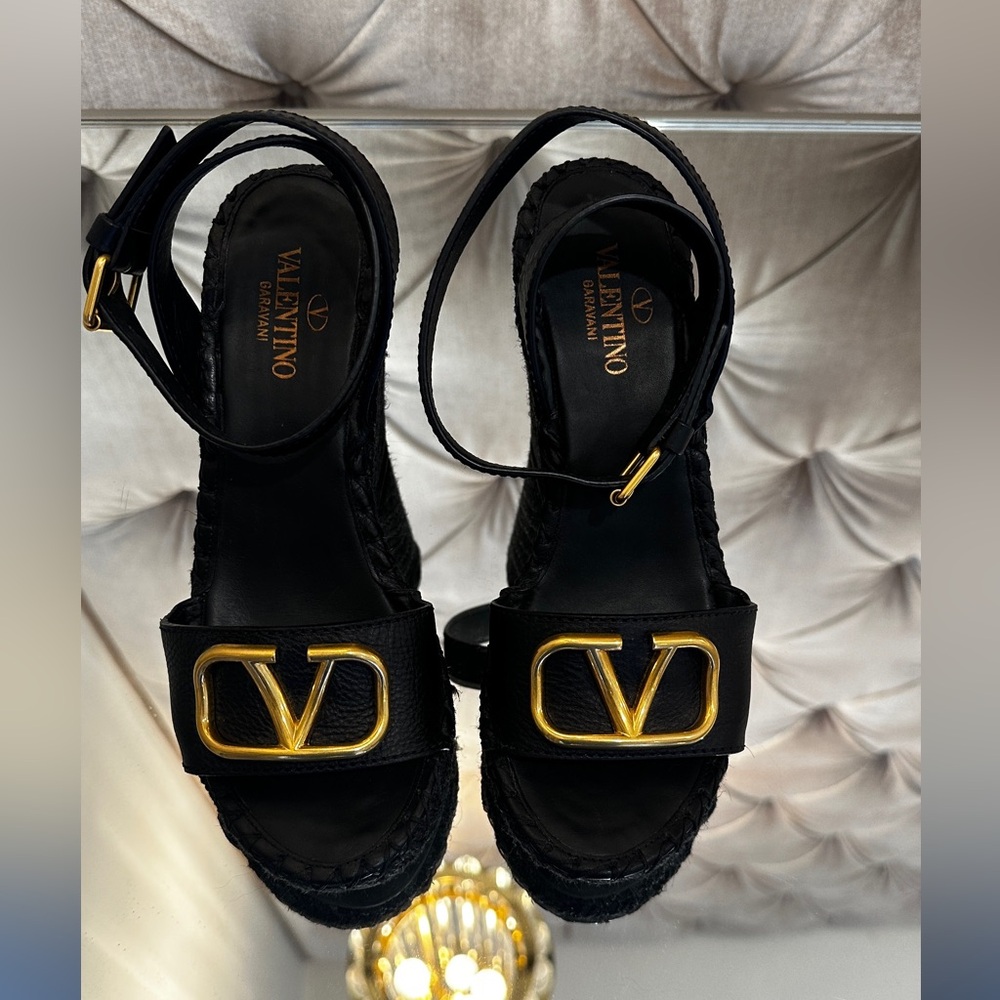Valentino Garavani black scrappy sandal wedges with a gold V! - Picture 7 of 7